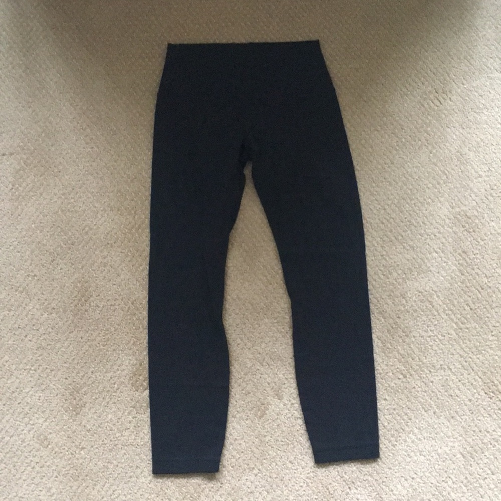 Lululemon black cropped align leggings